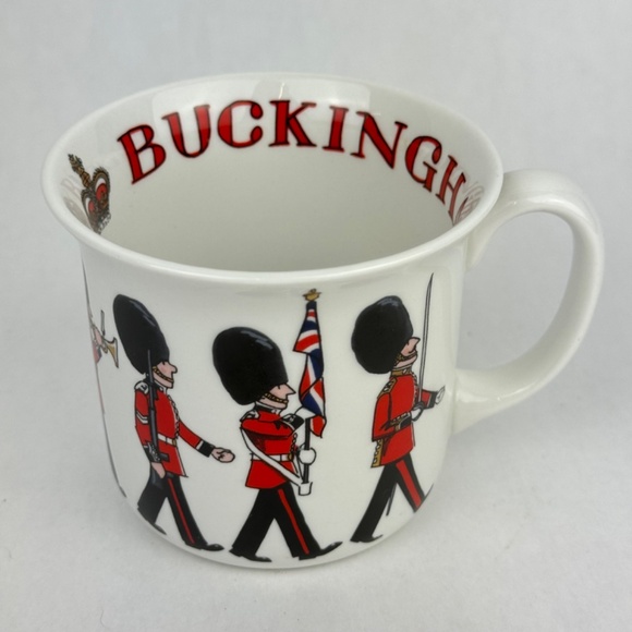 The Royal Collection Buckingham Palace Royal Guards Earthenware Coffee Mug UK - Picture 2 of 11